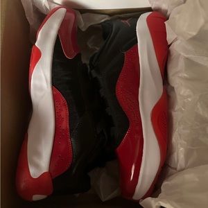 Hey guys! I’m selling these women’s air Jordan’s because they didn’t work out.